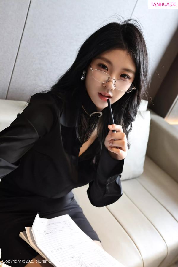   [XiuRen]高清写真图 2025.04.18 No.10167 小芭乐 黑色OL第16张图片